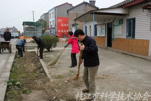 “万名干部洁万家”活动