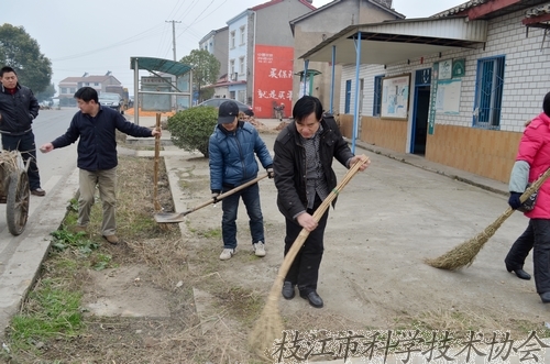 “万名干部洁万家”活动